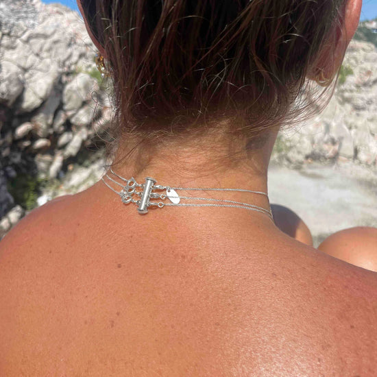 Lås til flere halskæder forsølvet messing Szhirley