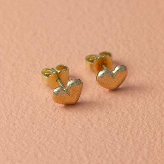 14K Hjerte ørestikker rødguld 7x5,5mm - Divine by norup