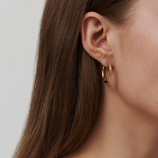 14 Kt. Bamboo Hoops Midi Julie Sandlau