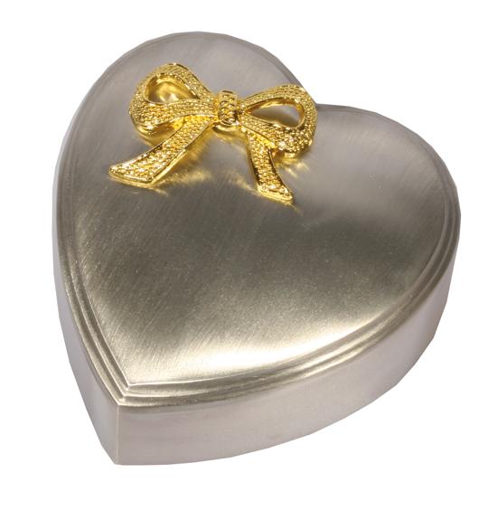Fortinnet hjerte Smykkeskrin m. forgyldt sløjfe