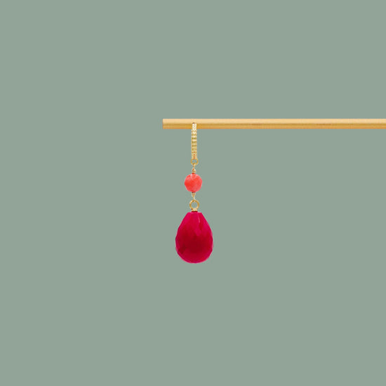 Single ColourBomb No. 7 koral chalcedon ørering forgyldt - ONE OF A KIND
