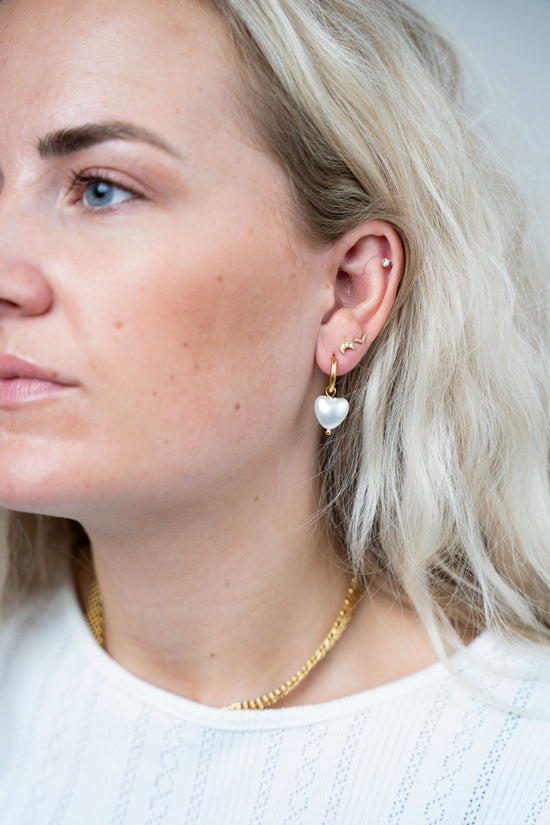 Felicia perle øreringe forgyldt stål  - Naja Borre