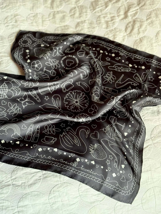 Silketørklæde, Iconic Silk, Black  All by Voss