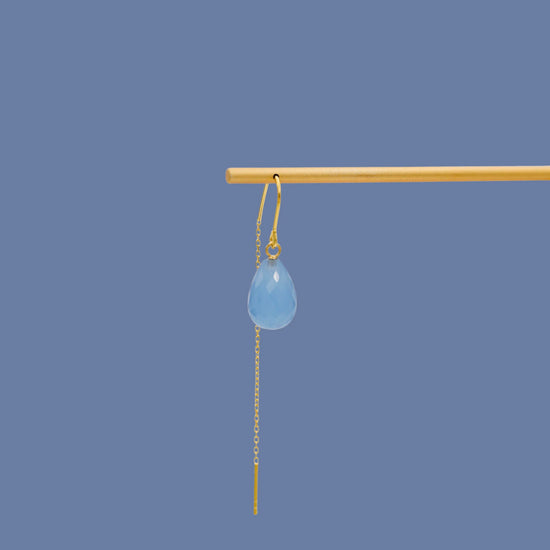 1 stk. fg. Simple blå chalcedon  ørehænger - ONE OF A KIND