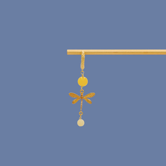 Single Small Dragonfly No. 4 ørering forgyldt - ONE OF A KIND